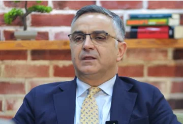 Osmani e pranoi se ia dha Kurtit datën e zgjedhjeve, Tahiri: Shokuese – I shërbeu kauzës së Kurtit