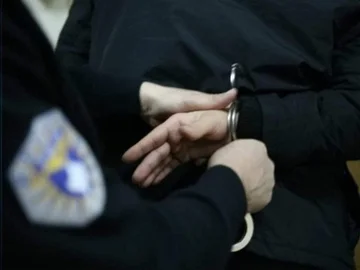Arrestohet një ish – polic i nacionalitet serb në Leposaviq, dyshohet për krime lufte