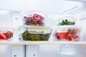 Nëse ke ndonjë nga këto 10 gjëra në frigorifer, hidhi menjëherë