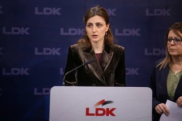 Ymeri, Kusari Lilës: Kryetarit të naftëtarëve ia plotësuat 99% të kërkesave dhe ia punësuat familjarin në Qeveri