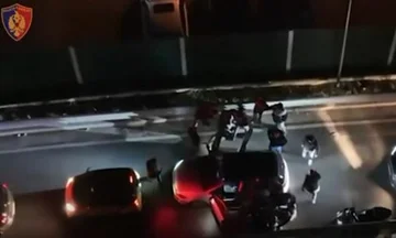 Trafikonin armë nga Mali i Zi – arrestohen dy persona në Tiranë (VIDEO)