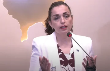 A do rikthehet në LDK? – Vjosa Osmani si Fatmir Limaj: Do ta shoh se cili është interesi më i madh i Kosovës