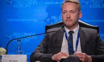 Deda: “Aleanca politike” nuk nënkupton heshtje përballë shkeljeve të Kushtetutës