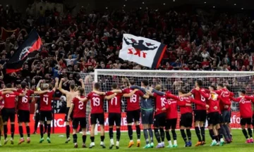 Finalja e parë për në Botëror, FSHF e nis shortin për biletat e ndeshjes Poloni-Shqipëri