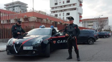 Tentoi ta vriste gruan pas ndarjes, arrestohet 43-vjeçari shqiptar në Itali