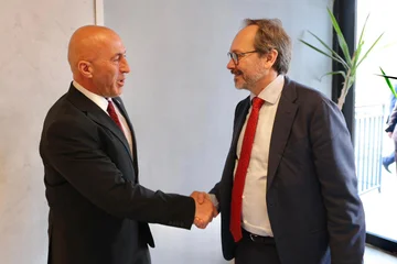 Haradinaj takohet me Giaufret, flasin për zhvillimet politike