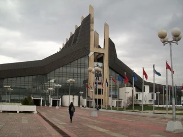 94 mijë euro vetes, 13 mijë euro kolegut – Ngritet aktakuzë ndaj dy zyrtarëve të Pallatit të Rinisë