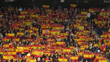 “Kush nuk kërcen, është mysliman”, thirrjet skandaloze të tifozëve të Spanjës ndaj Egjiptit