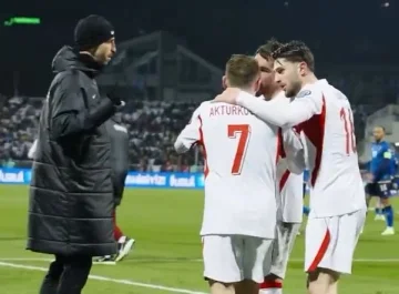 Zbulohet biseda e Akturkoglut me Kokçun pas golit që ia siguroi Turqisë Botërorin