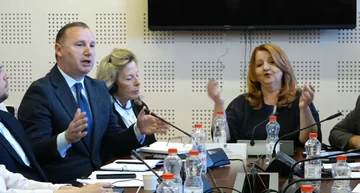 “Ish-këshilltar i Kurtit ka qenë”, përplasje për ekspozitën, Zemaj – Kollçakut: Për keqardhje