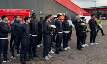 Lojtarët portugezë të PSG-së bëjnë homazhe për Diogo Jotan në “Anfield”