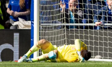 Arne Slot jep lajmin shqetësues rreth lëndimit të Mamardashvilit, thotë se u dërgua në spital