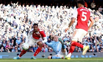 Man City e fiton ‘finalen’ ndaj Arsenalit – titulli bie nga duart “Topçinjve”