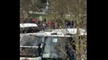 Incidente jashtë “Allianz Arena” para ndeshjes Bayern-Stuttgart, policia arreston 100 tifozë