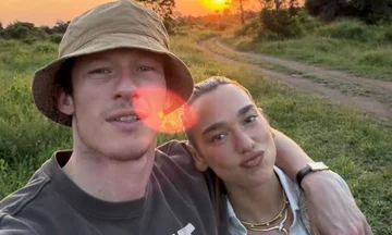 Bashkë me Callum, Dua shijon pushimet në Afrikë të Jugut